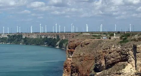 ЕС с жалба срещу България за нарушено биоразнообразие заради перките на Калиакра