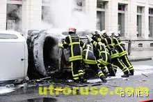 Французойки, гаврили се с пожарникари, влизат в затвора Французойки, гаврили се с пожарникари, влизат в затвора