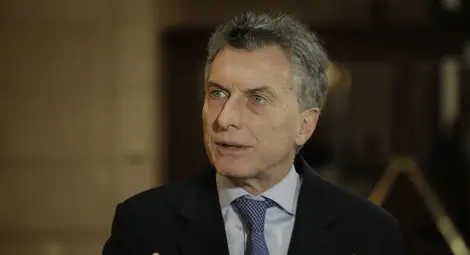 Нападнаха с камъни кортежа на аржентинския президент Нападнаха с камъни кортежа на аржентинския президент