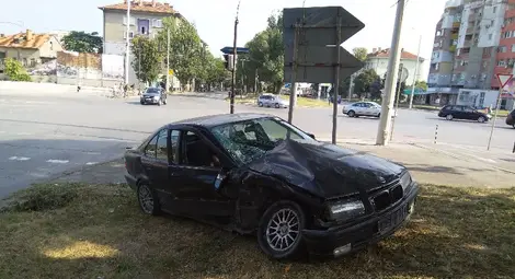 Пиян с отнета книжка нацели такси в 1 след полунощ
