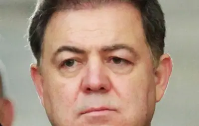 Ненчев разпитван във Военна прокуратура заради облекла за армията