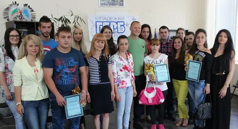 Снимки пращат двама абитуриенти на екскурзия в Румъния