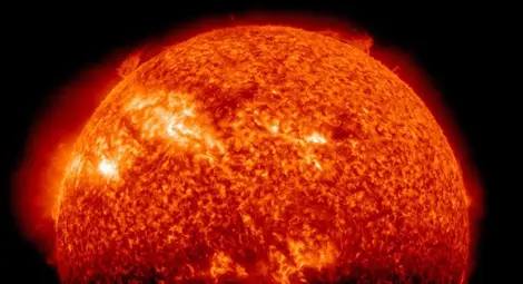Наблюдаваха най-голямото слънчево петно от 24 години