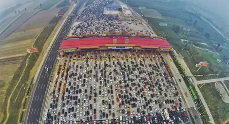 Това не е паркинг, а задръстване в Китай (снимки)