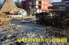 Огнен старт на туристическия сезон - 200 шезлонга изгоряха на плажа в Слънчев бряг