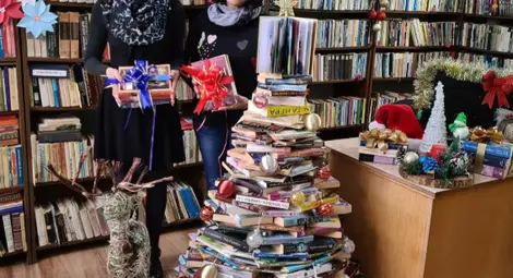 Елха от книги посреща читатели в Долна Студена Елха от книги посреща читатели в Долна Студена