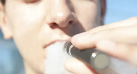 СЗО: Електронните цигари крият заплахи за подрастващите