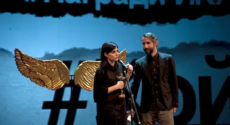 Елица Георгиева с театрален &bdquo;Икар&ldquo; за два спектакъла