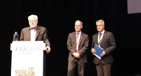 С президента на ETA проф.Ласло Хегедюш (вляво) и секретаря на организацията проф.Леонидас Дунтас.Снимки: ЕТА С президента на ETA проф.Ласло Хегедюш (вляво) и секретаря на организацията проф.Леонидас Дунтас.Снимки: ЕТА