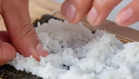 Начинът на приготвяне на ориза намалява калориите с до 50%