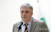 Калфин: Осигурителните вноски да скочат с 4,5% за 12 години Калфин: Осигурителните вноски да скочат с 4,5% за 12 години