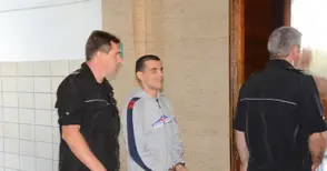 Щедър рецидивист на съд за пране на пари