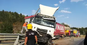 Стълб с камери до „тортата“ в Бяла  спаси турски ТИР да не падне в Янтра