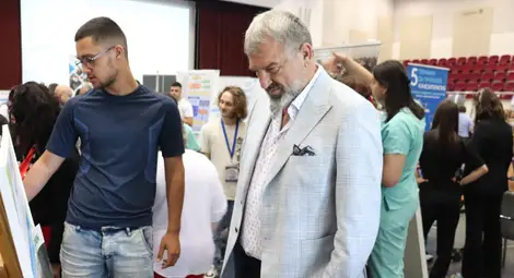 Над 100 ученици, студенти и докторанти представиха иновативни продукти в рамките на Осмото иновативно младежко експо в Русенския университет Над 100 ученици, студенти и докторанти представиха иновативни продукти в рамките на Осмото иновативно младежко експо в Русенския университет