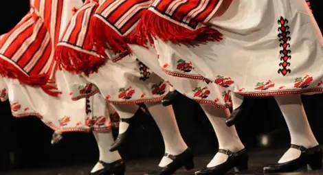 Бинка Добрева и Нелина ще водят хоротеката на &bdquo;Сандрово пее и танцува&ldquo;