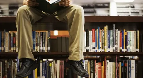 Силистренци правят най-дългата верига от четящи