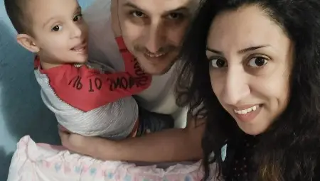 Подариха розова кошарка на първото бебе за годината в Русе Джули-Анн