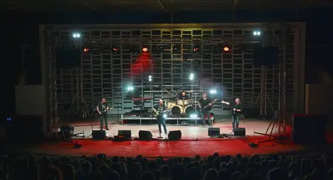 Рок машината потегли! Б.Т.Р. и &bdquo;Ахат&ldquo; с мощен старт на турнето в Русе