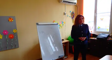 Деца от Ценово влязоха в ролята на полицаи