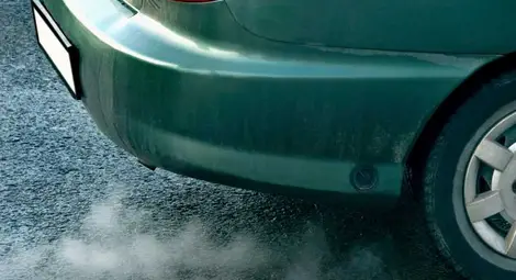 Данъкът за &bdquo;цапащите коли&rdquo; ще скочи с до 10 лв. &bdquo;Гражданска отговорност&rdquo; от 1000 лв. е спекулация, обясни финансовият министър