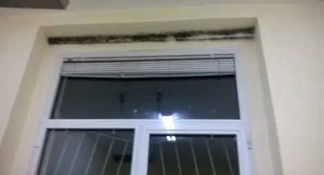 Майка се оплака от мухъл и разруха в детското отделение