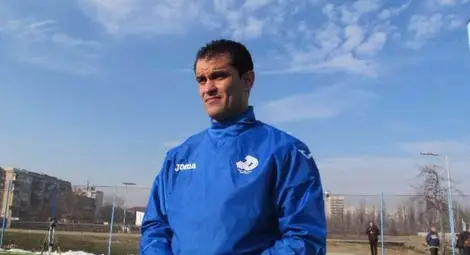 Веско Великов поведе 22 футболисти за три контроли до 30 януари