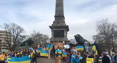 Втора голяма демонстрация на майки с колички в Русе - този път срещу войната в Украйна Втора голяма демонстрация на майки с колички в Русе - този път срещу войната в Украйна