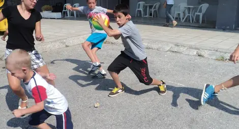 Приятели на музея показват в Гърция играта &bdquo;Да бий, да бий...&ldquo;