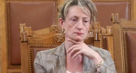 Златанова ще открие Национален телефон за правна помощ