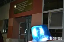 Задържаха граничен полицай за трафик на имигранти