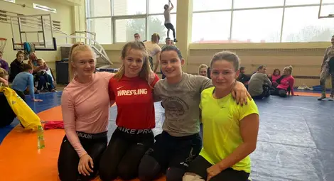 Дудова в спаринги срещу  украинки и унгарки в Киев