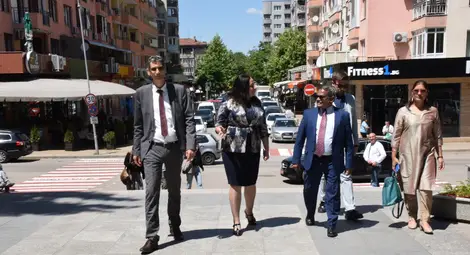 Посланикът на Индия гостува в Русенския университет