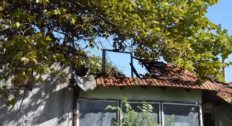 Кражба на ток запали къща