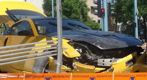 Борят се за живота на помляното на спирка момиче - има фрактури и на черепа