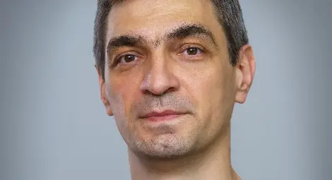 Д-р Руслан Кулински