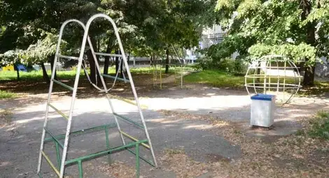 Две обединения искат поръчката за ремонт на 40 детски площадки