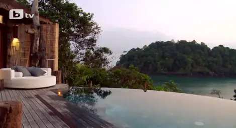 Сървайвъри спят в леглото на Анджелина Джоли и Брад Пит Сървайвъри спят в леглото на Анджелина Джоли и Брад Пит