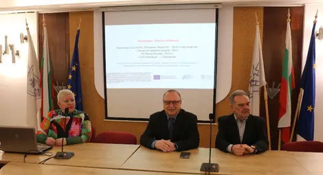 3.6% са ромите в Русенско, 50 срещи в рамките на година се опитаха да помогнат интеграцията им и да решат редица лични проблеми 3.6% са ромите в Русенско, 50 срещи в рамките на година се опитаха да помогнат интеграцията им и да решат редица лични проблеми