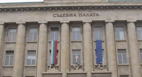 Румънец помел две коли и отказал алкохолна проба Румънец помел две коли и отказал алкохолна проба