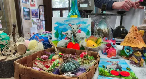 "Каритас"-Русе кани на Великденски базар в Регионална библиотека "Любен Каравелов"