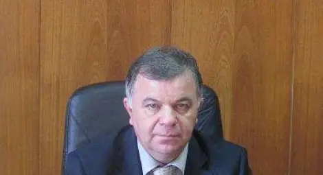 20 месеца кмет води борба за посечената си заплата