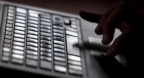 Омраза, лъжи, манипулации: интернет като проклятие Омраза, лъжи, манипулации: интернет като проклятие