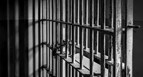 Правилото 2 за 3 вади предсрочно на свобода търговка на дрога