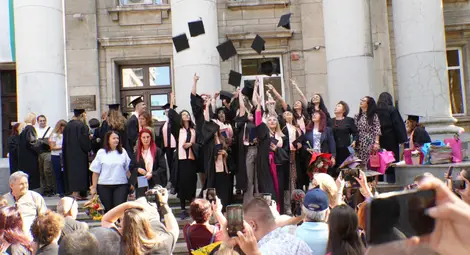 Ново поколение здравни специалисти започва кариерата си в &bdquo;Медика&ldquo;