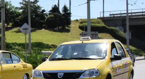 Отмениха новите тавани за цените на такситата в Русе