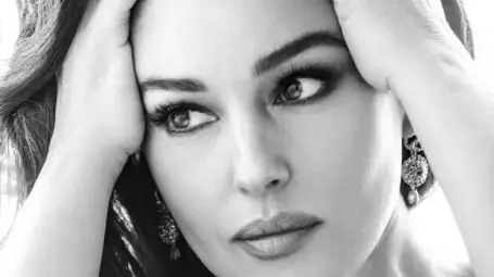 Моника Белучи - жената с главно &bdquo;Ж&ldquo; в убийствена нова фотосесия