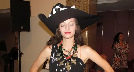 Бижутата на дизайнерката Слава събират красота и традиции от цял свят