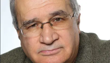 Крум Гергицов събра летописа на театъра в 300 луксозни страници