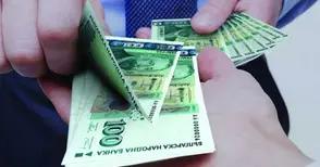 Заплатите в бюджетната сфера растат с 21% за година, в частния сектор - само с 14,5%