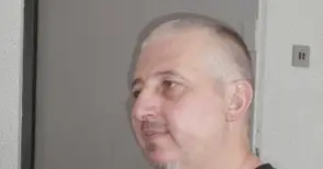 Русенски художник прави лули от торфен дъб на 5000 години